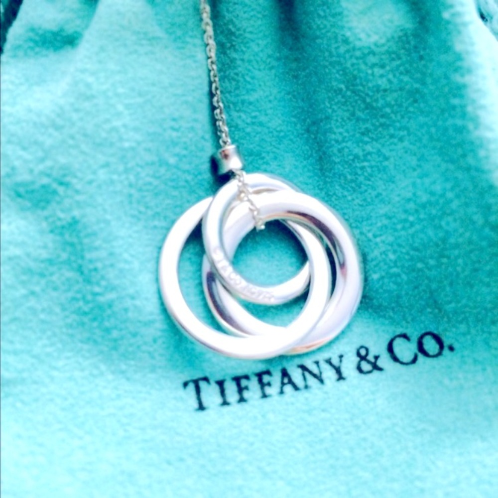 Tiffany interlocking 3 ring necklace